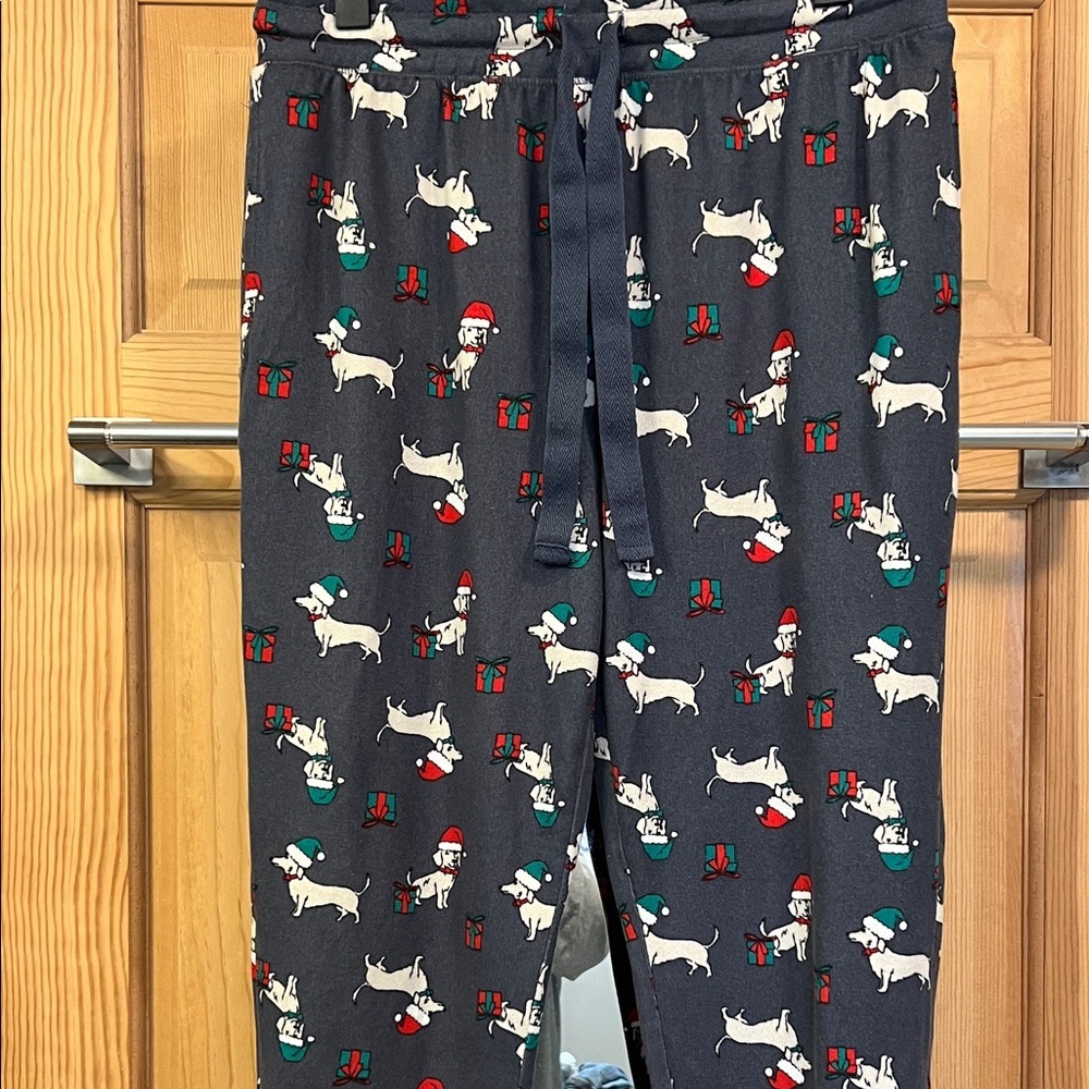 Festive  Santa Dog Print Woman’s Pajama Pants Sz M